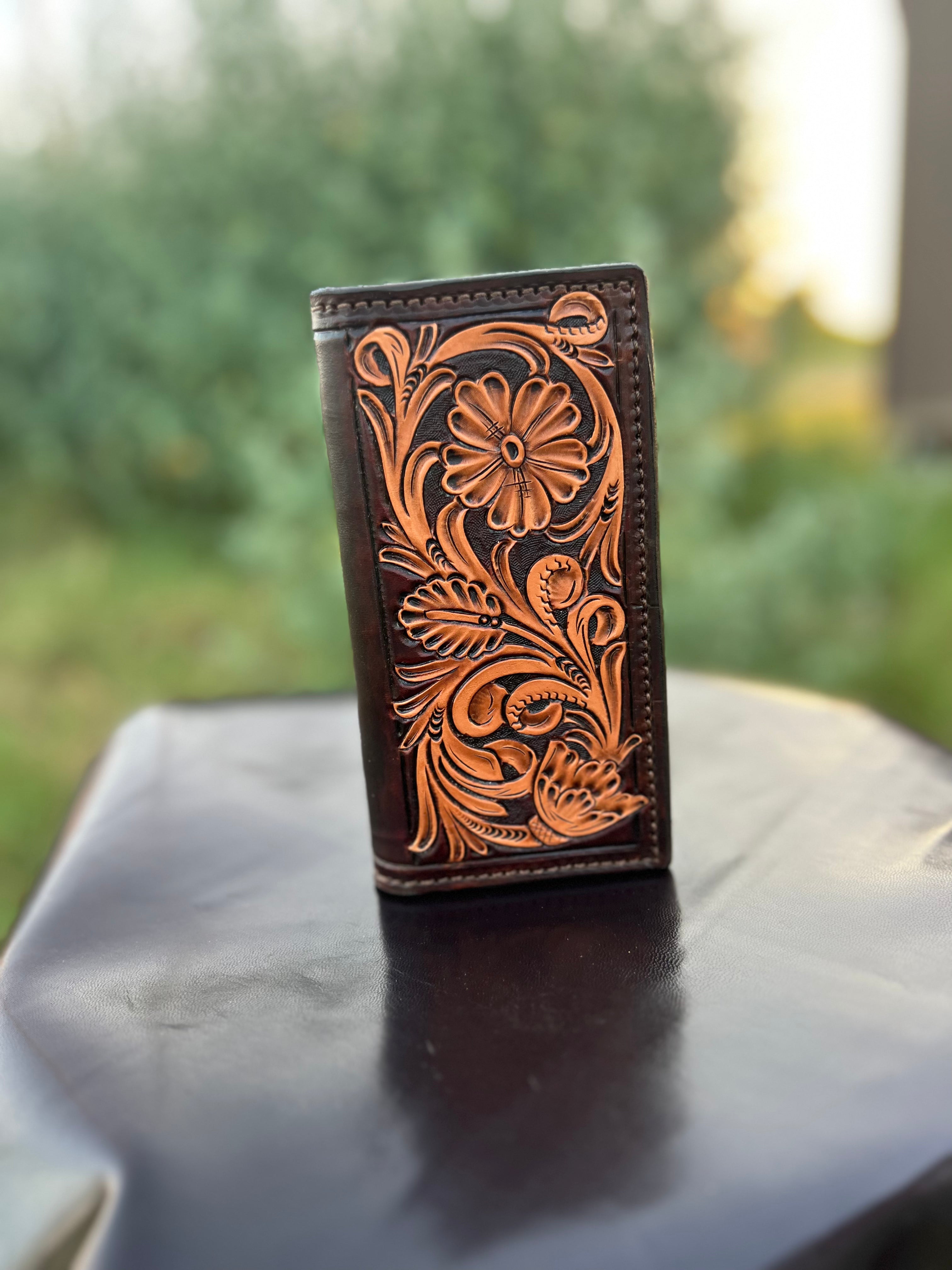 Roper Wallet – Diaz Custom Leather