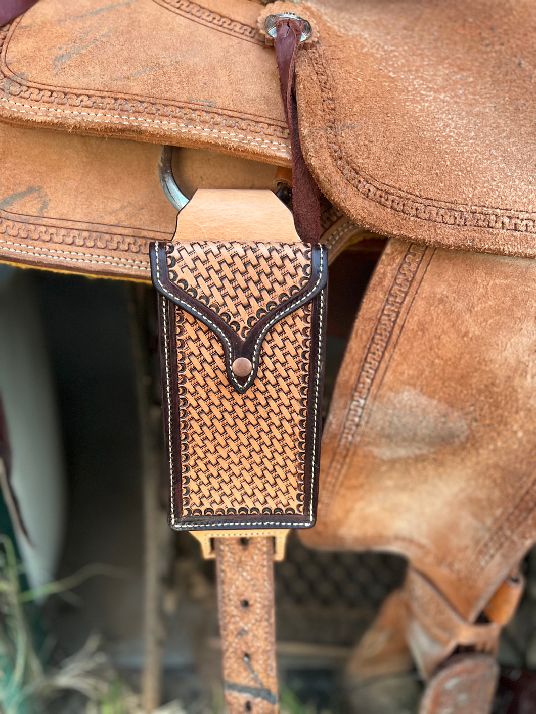 Back Cinch Phone Holder