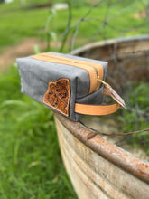 Load image into Gallery viewer, Shave Bag
